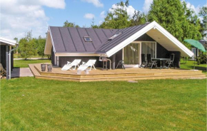 3 Bedroom Beautiful Home In Ørsted, Ørsted